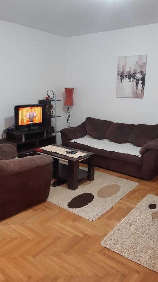 Sirmijum Hause II Appartement Sremska Mitrovica Buitenkant foto