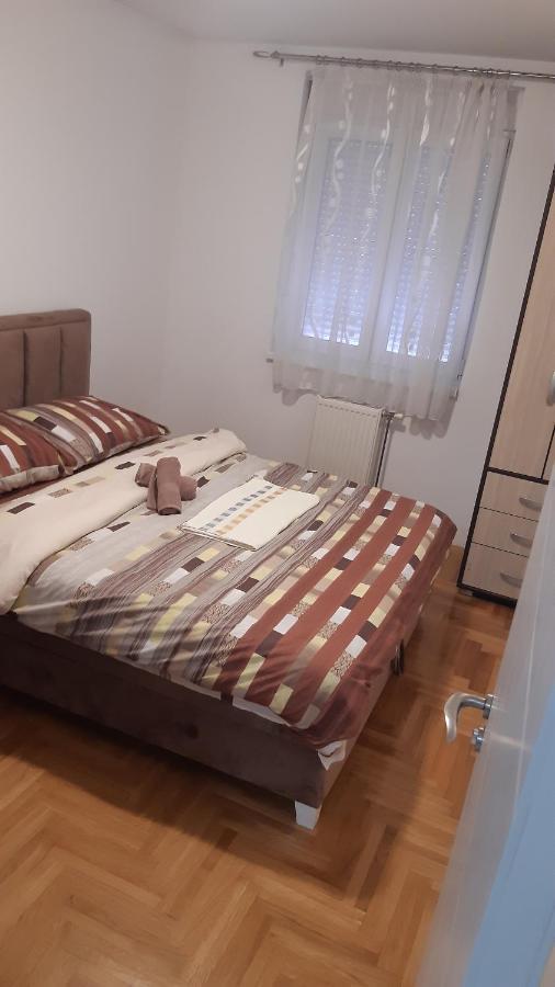 Sirmijum Hause II Appartement Sremska Mitrovica Buitenkant foto